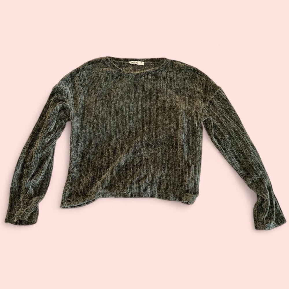 Green loose-knit long sleeve top
